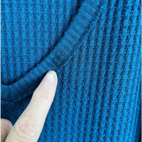 WE THE FREE Aqua Thermal Shirt Large Top Long Sleeve Oversized Slouchy Raw Hem - Picture 4 of 12